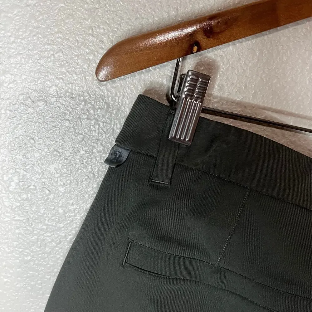 Lululemon Commission Classic Fit Shorts MENS 31